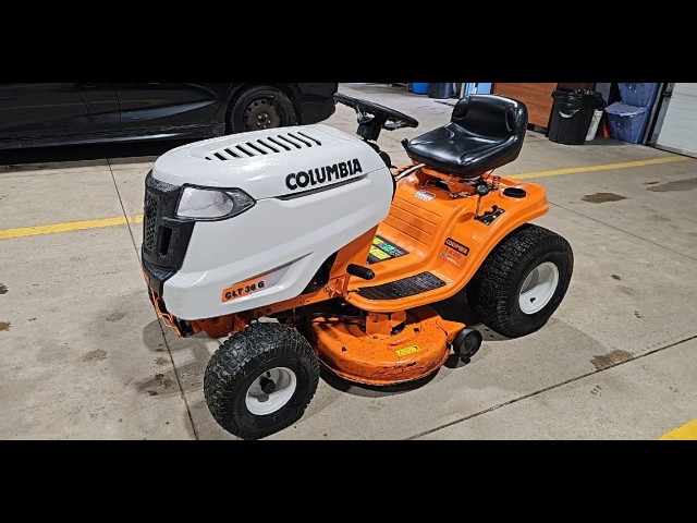BUY COLUMBIA  CLT 38 G 2015 LAWN TRACTOR , Auction Streaming