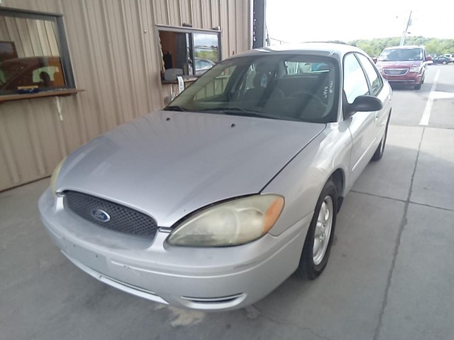 BUY FORD TAURUS 2004 4DR SDN SE, Auction Streaming