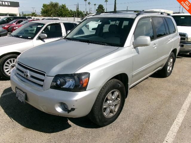 BUY TOYOTA HIGHLANDER 2004 4DR V6 (NATL), Auction Streaming
